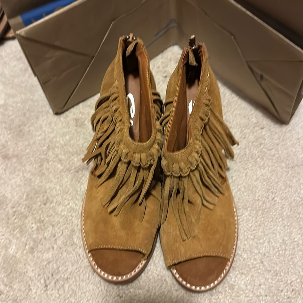 NEW Vintage Brand New Sbicca Suede Fringe Booties SZ: 6